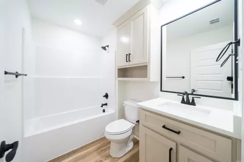 Bath - 310 Millie Ct, Austin, AR 72007 photo 6 of 6