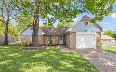 22 Connolly Ct, Little Rock, AR 72210