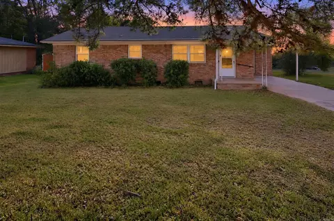 6217 Shady Brook Dr, Little Rock, AR 72204