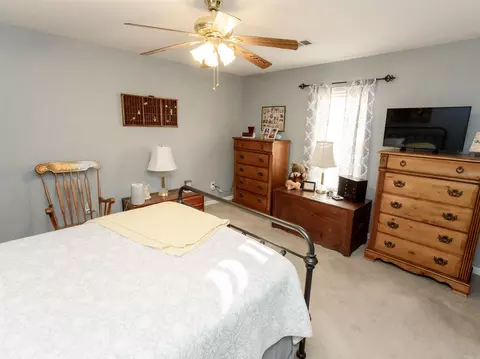 Bedroom - 180 Abby Loop, Malvern, AR 72104 photo 5 of 6