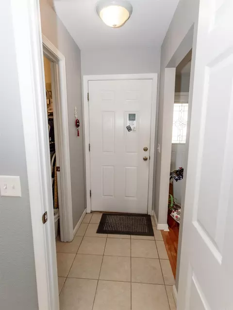 Entry Way - 180 Abby Loop, Malvern, AR 72104 photo 3 of 3