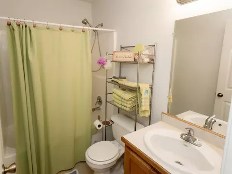 Bath - 180 Abby Loop, Malvern, AR 72104 photo 1 of 3