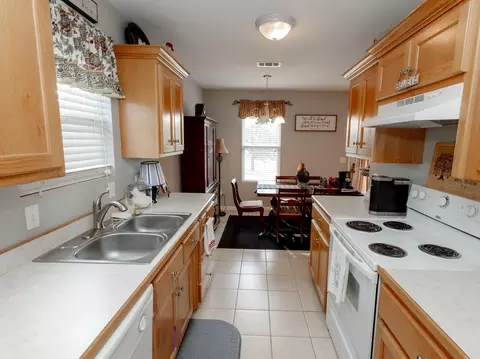 Kitchen - 180 Abby Loop, Malvern, AR 72104 photo 4 of 4
