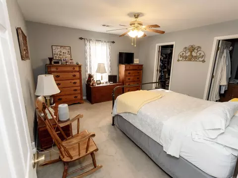 Bedroom - 180 Abby Loop, Malvern, AR 72104 photo 4 of 6
