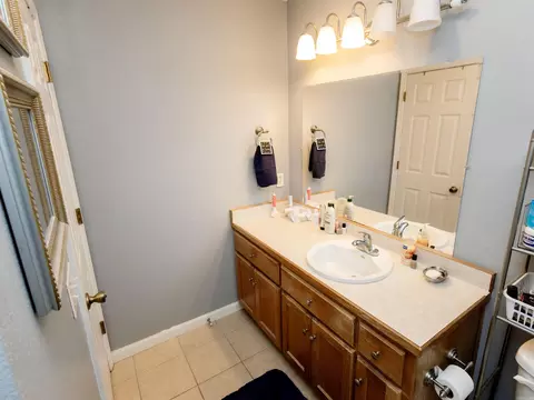 Bath - 180 Abby Loop, Malvern, AR 72104 photo 3 of 3