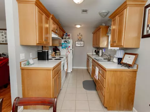 Kitchen - 180 Abby Loop, Malvern, AR 72104 photo 1 of 4