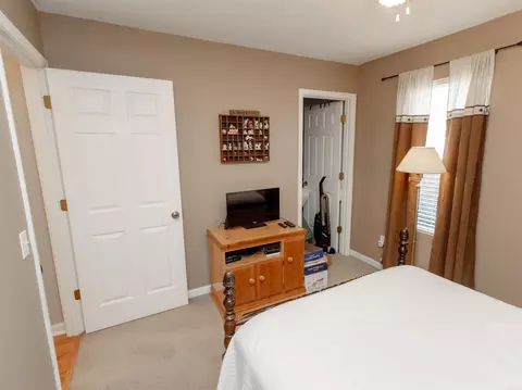 Bedroom - 180 Abby Loop, Malvern, AR 72104 photo 3 of 6