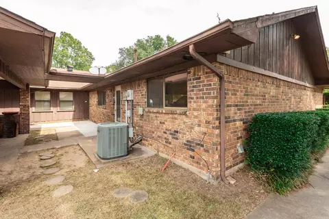 Exterior - 508 Springhill Dr, Pine Bluff, AR 71601 photo 8 of 10