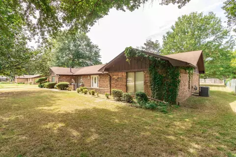 Exterior - 508 Springhill Dr, Pine Bluff, AR 71601 photo 2 of 10