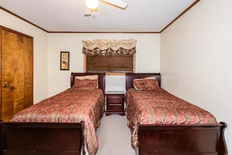 Bedroom - 508 Springhill Dr, Pine Bluff, AR 71601 photo 8 of 9