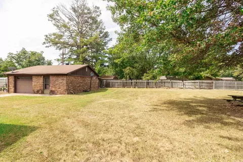 Exterior - 508 Springhill Dr, Pine Bluff, AR 71601 photo 7 of 10