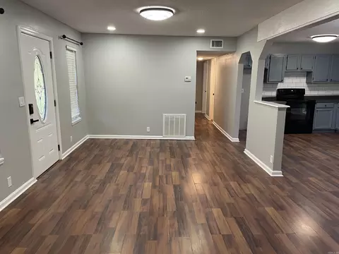 Living - 127 Atkins, Alexander, AR 72002 photo 2 of 3