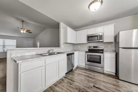 Kitchen - 6096 Saddle Hill Dr, Alexander, AR 72002 photo 1 of 2