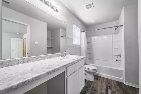 Bath - 6096 Saddle Hill Dr, Alexander, AR 72002 photo 1 of 3