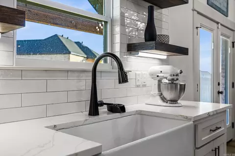 Kitchen - 209 Michelle Dr, Beebe, AR 72012 photo 5 of 5