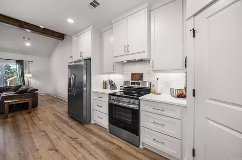 Kitchen - 209 Michelle Dr, Beebe, AR 72012 photo 4 of 5