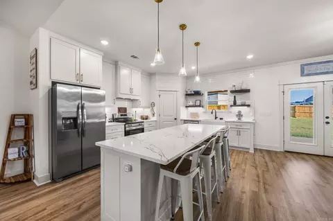 Kitchen - 209 Michelle Dr, Beebe, AR 72012 photo 2 of 5