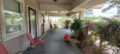 Exterior - 216 S Second St, Augusta, AR 72006 photo 3 of 4