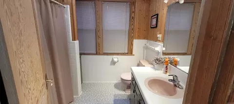 Bath - 216 S Second St, Augusta, AR 72006 photo 2 of 3