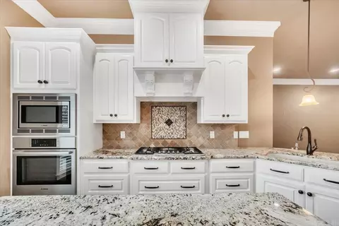 Kitchen - 32 Cossatot Cir, Cabot, AR 72023 photo 2 of 5