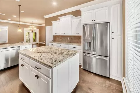 Kitchen - 32 Cossatot Cir, Cabot, AR 72023 photo 3 of 5
