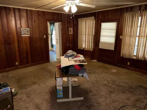 Living - 1915 S Poplar St, Pine Bluff, AR 71601 photo 2 of 3