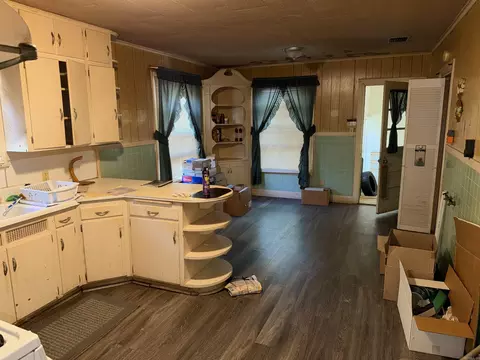 Kitchen - 1915 S Poplar St, Pine Bluff, AR 71601 photo 2 of 2