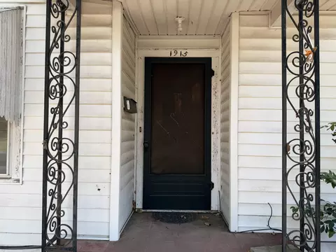 Exterior - 1915 S Poplar St, Pine Bluff, AR 71601 photo 3 of 8