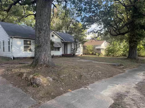 Exterior - 1915 S Poplar St, Pine Bluff, AR 71601 photo 2 of 8