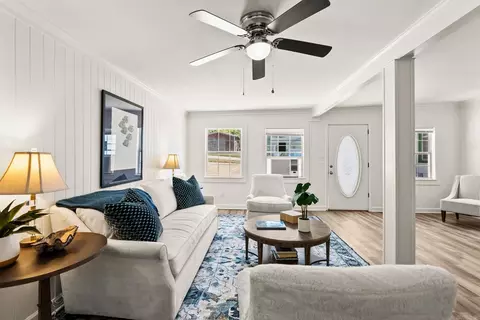 Living - 409 S Third St, Benton, AR 72015 photo 6 of 7
