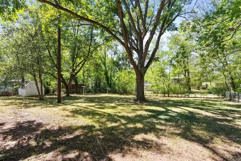 Exterior - 409 S Third St, Benton, AR 72015 photo 12 of 14
