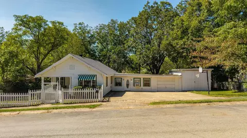 Exterior - 409 S Third St, Benton, AR 72015 photo 2 of 14