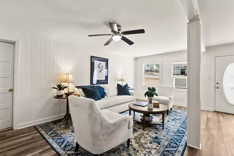 Living - 409 S Third St, Benton, AR 72015 photo 5 of 7