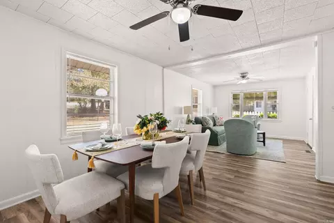 Dining - 409 S Third St, Benton, AR 72015 photo 2 of 4