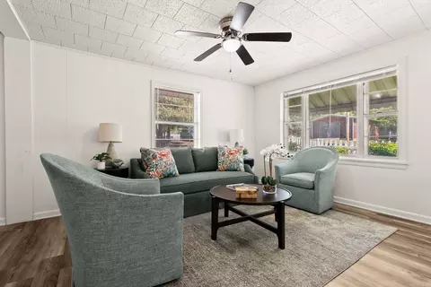 Living - 409 S Third St, Benton, AR 72015 photo 3 of 7