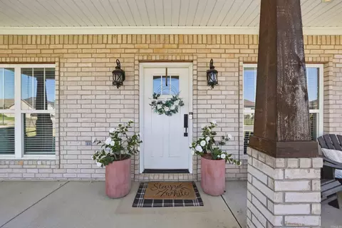 Entry Way - 150 Grey Fox Dr, Conway, AR 72034 photo 1 of 4