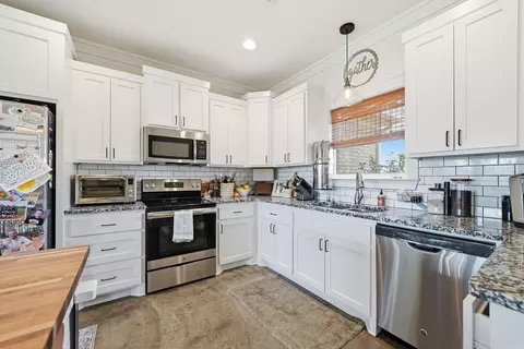 Kitchen - 150 Grey Fox Dr, Conway, AR 72034 photo 3 of 6