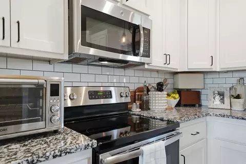 Kitchen - 150 Grey Fox Dr, Conway, AR 72034 photo 6 of 6