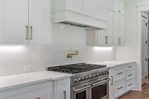 Kitchen - 1635 Southwinds Dr, Conway, AR 72034 photo 2 of 3