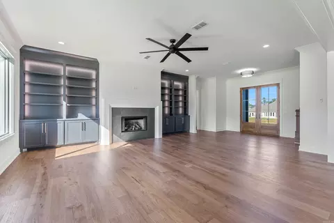 Living - 1635 Southwinds Dr, Conway, AR 72034 photo 2 of 2