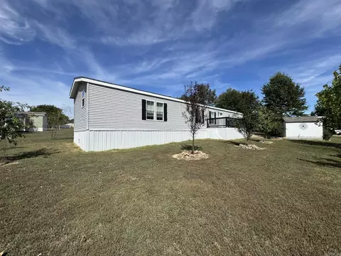 24 Clear Creek Ct, Gassville, AR 72635