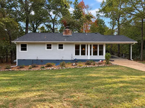 6 Nokomis Dr, Cherokee Village, AR 72529