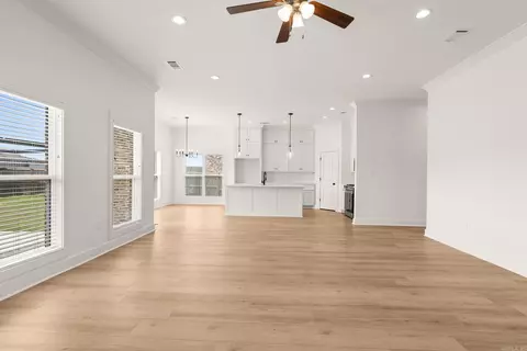 Living - 2315 Bridgegate Dr, Conway, AR 72034 photo 2 of 4