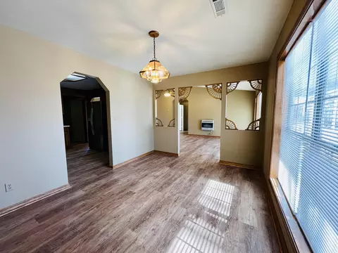 Living - 410 Davis Crk, Marshall, AR 72650 photo 3 of 3