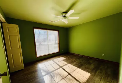 Bedroom - 410 Davis Crk, Marshall, AR 72650 photo 2 of 3