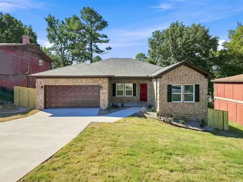 11 British Colonial Dr, Little Rock, AR 72206