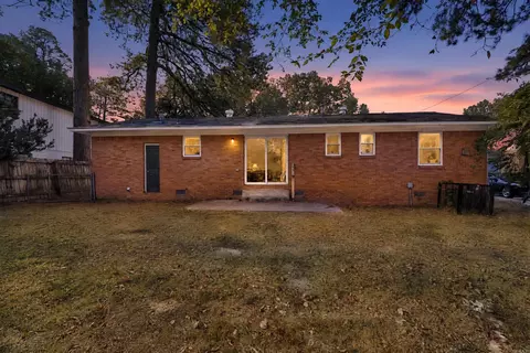 11 Regency Cir, Little Rock, AR 72209
