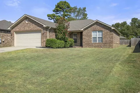 382 Wildwood Pt, Jonesboro, AR 72405