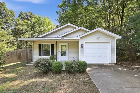 222 Valley View Dr, North Little Rock, AR 72118