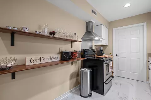 Kitchen - 11 Lakeview Ct, Cabot, AR 72023 photo 5 of 5